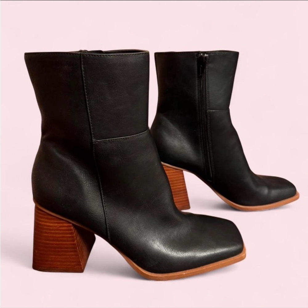 Wonderly Black Heeled Boots with Tan Soles